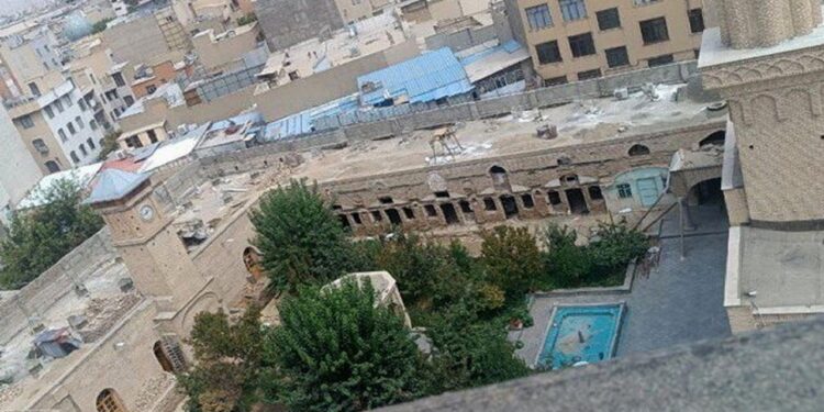 اقدامات غیراصولی در مسجد معیرالممالک تهران متوقف شد