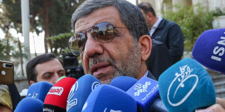 ضرغامی:افتتاح ۴۲۶ پروژه میراث فرهنگی در دهه فجر